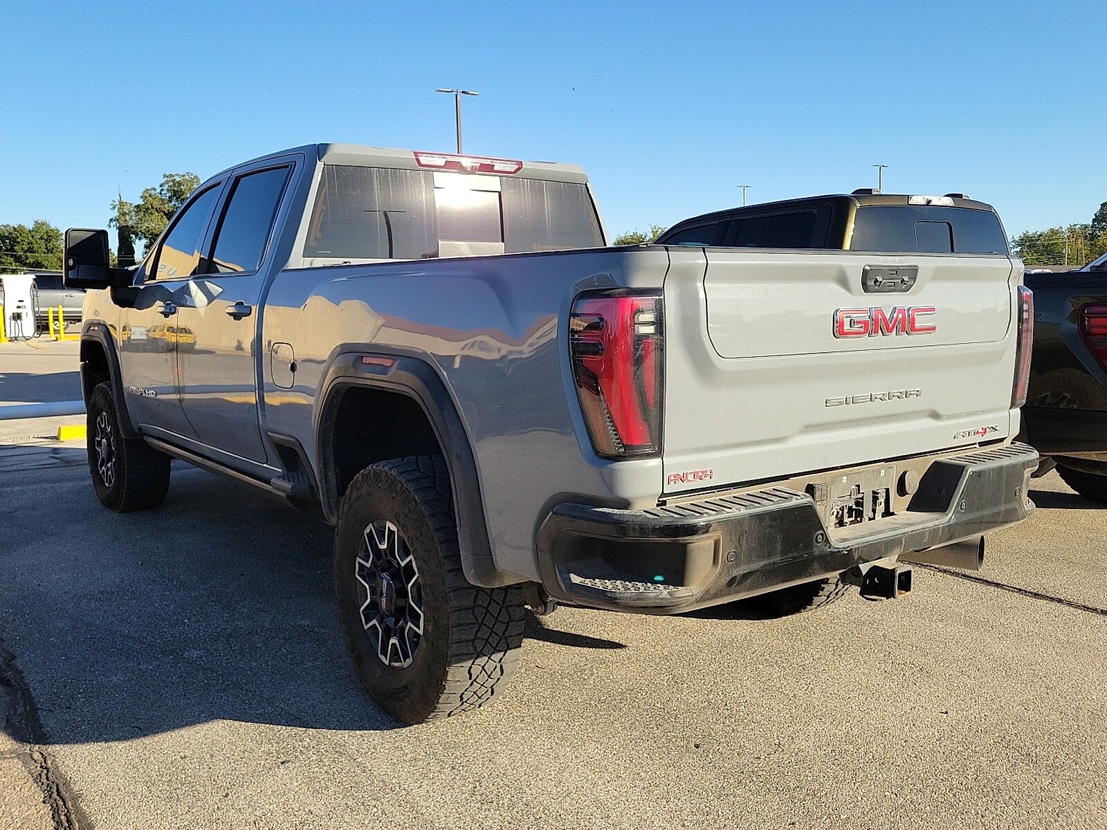 2024 Gmc Sierra HD AT4X photo 2