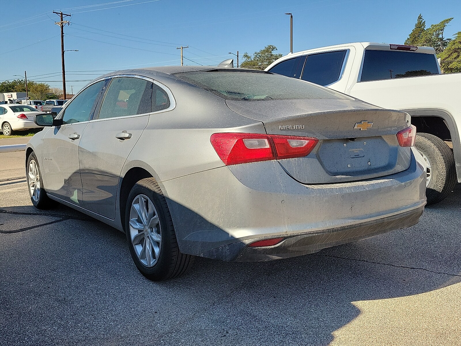 2024 Chevrolet Malibu 1LT photo 2