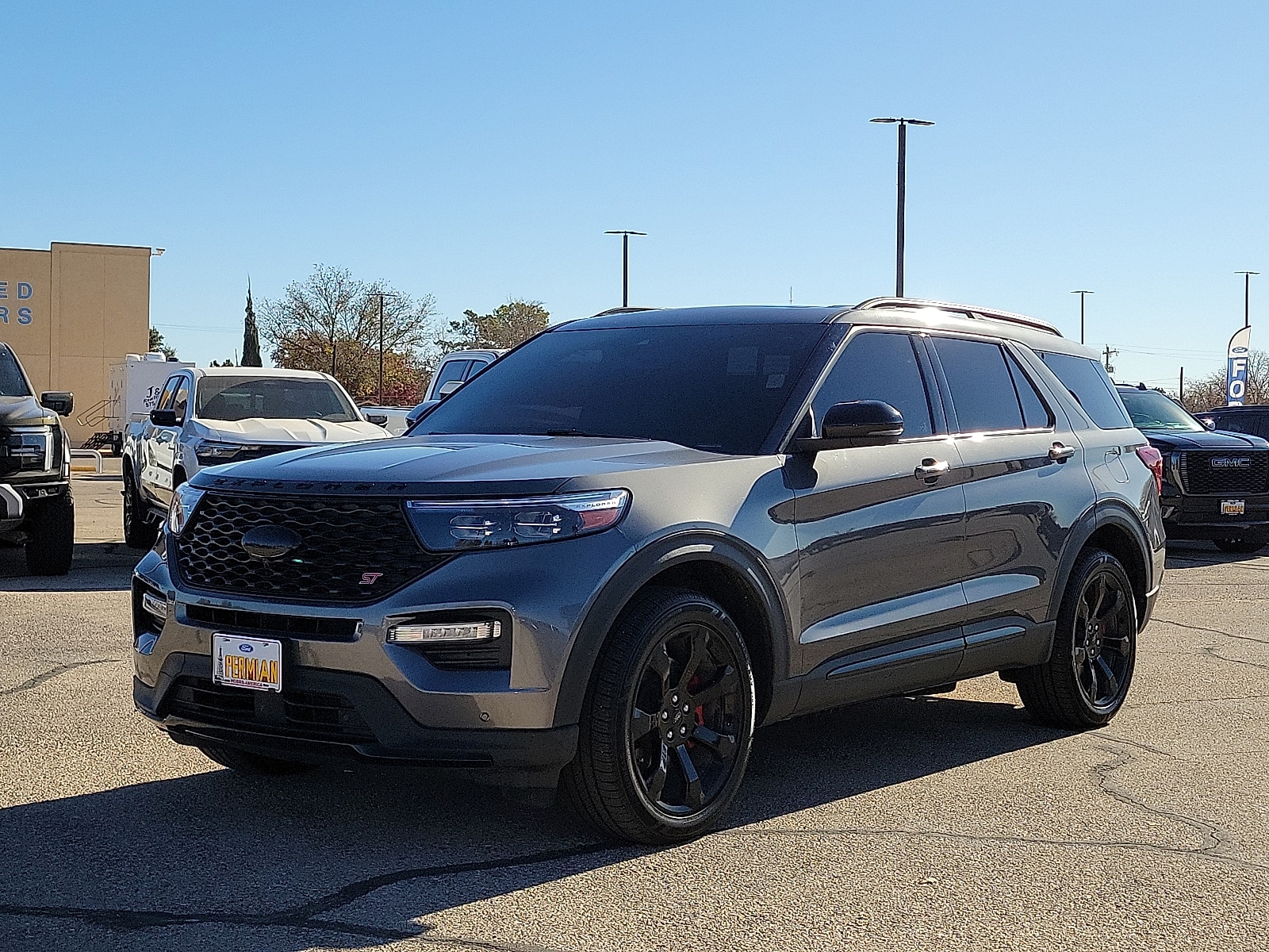 2023 Ford Explorer ST's photo