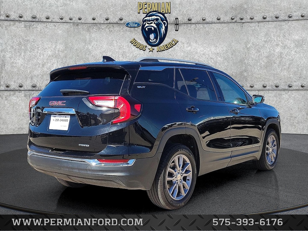 Used 2024 GMC Terrain SLT SUV