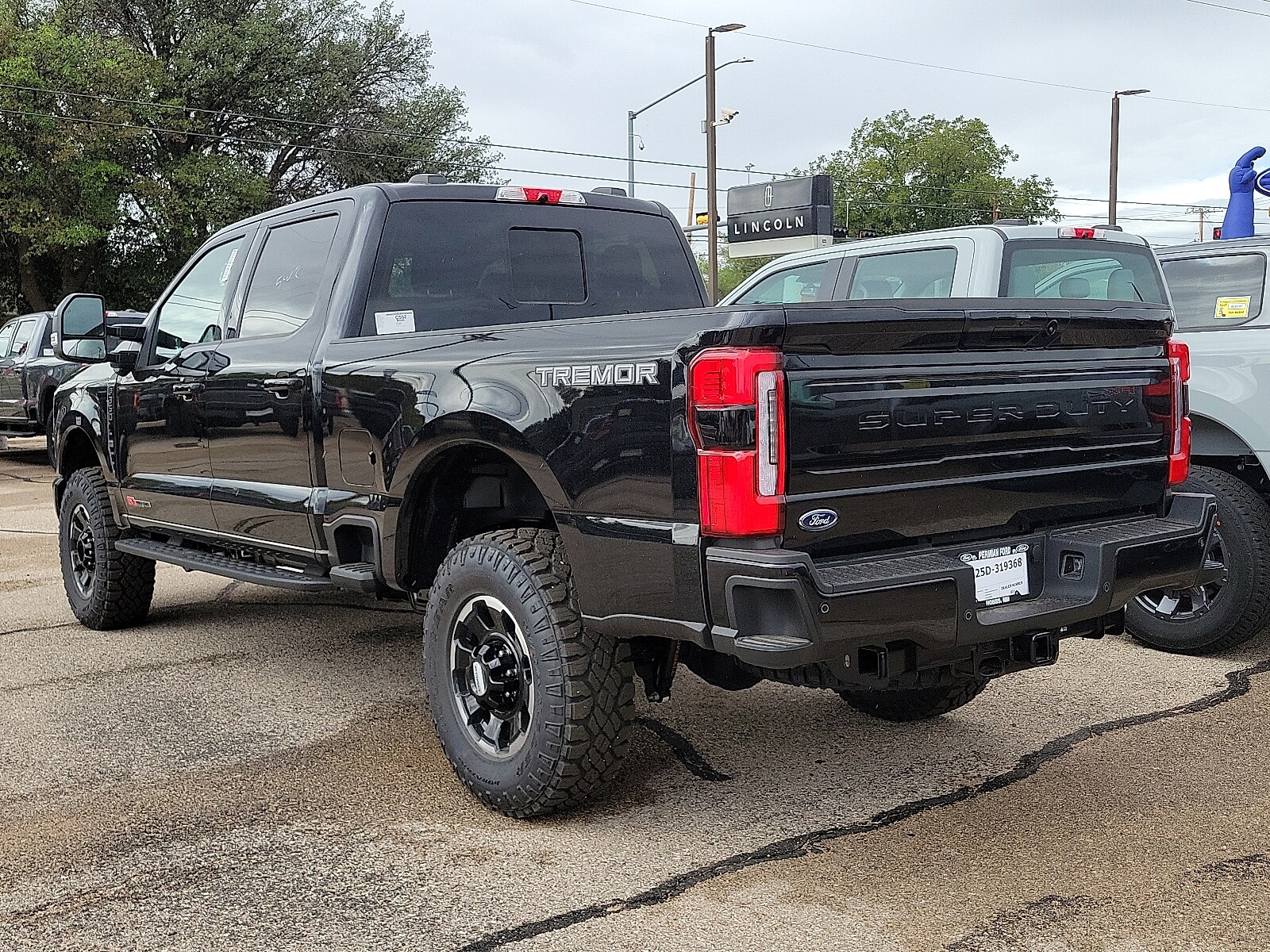 2026 Ford F-350 Platinum photo 2
