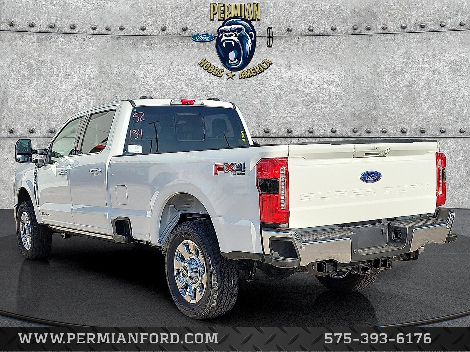 2025 Ford F-350 Lariat photo 3