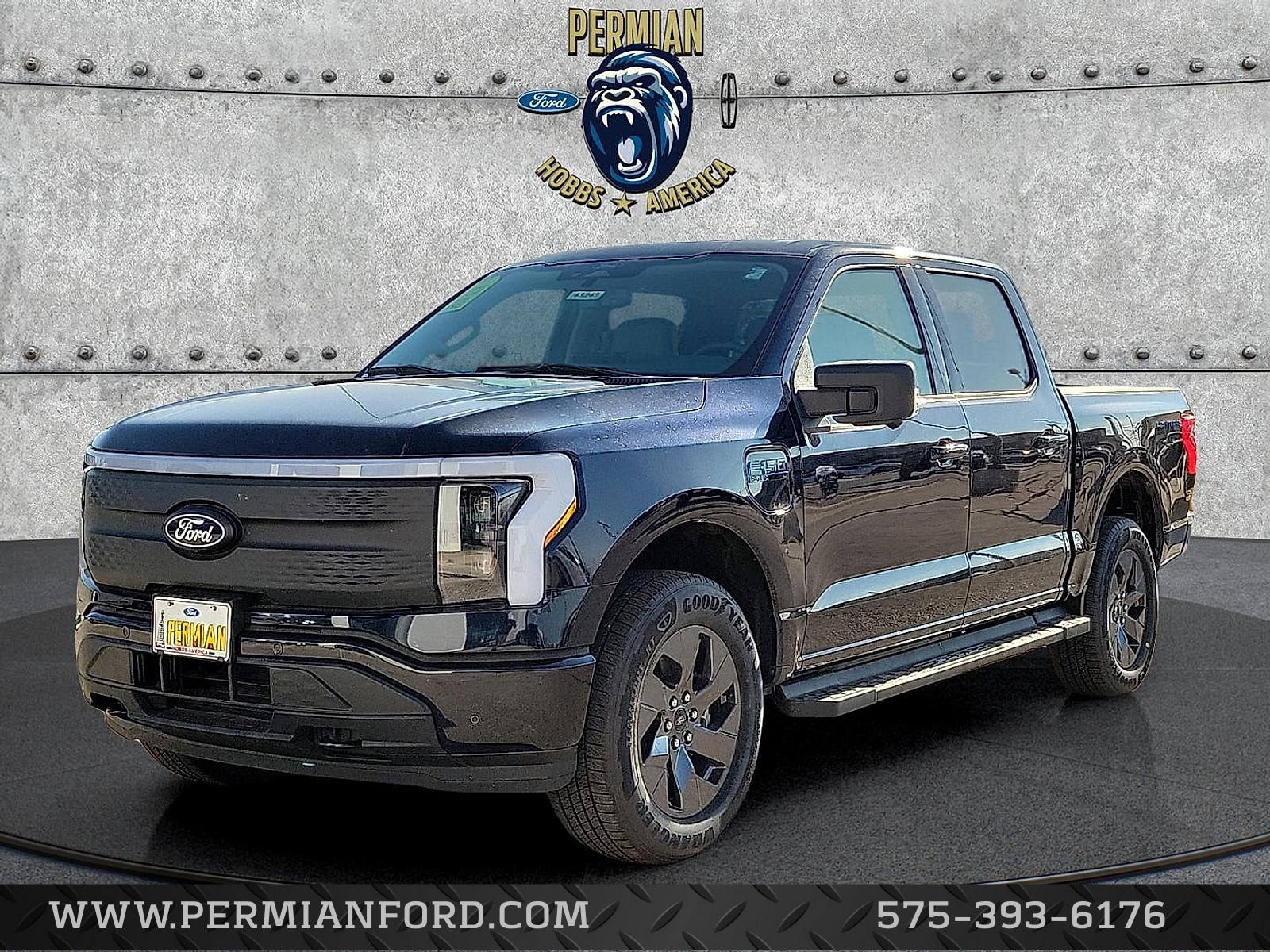 2025 Ford F-150 Lightning Flash's photo