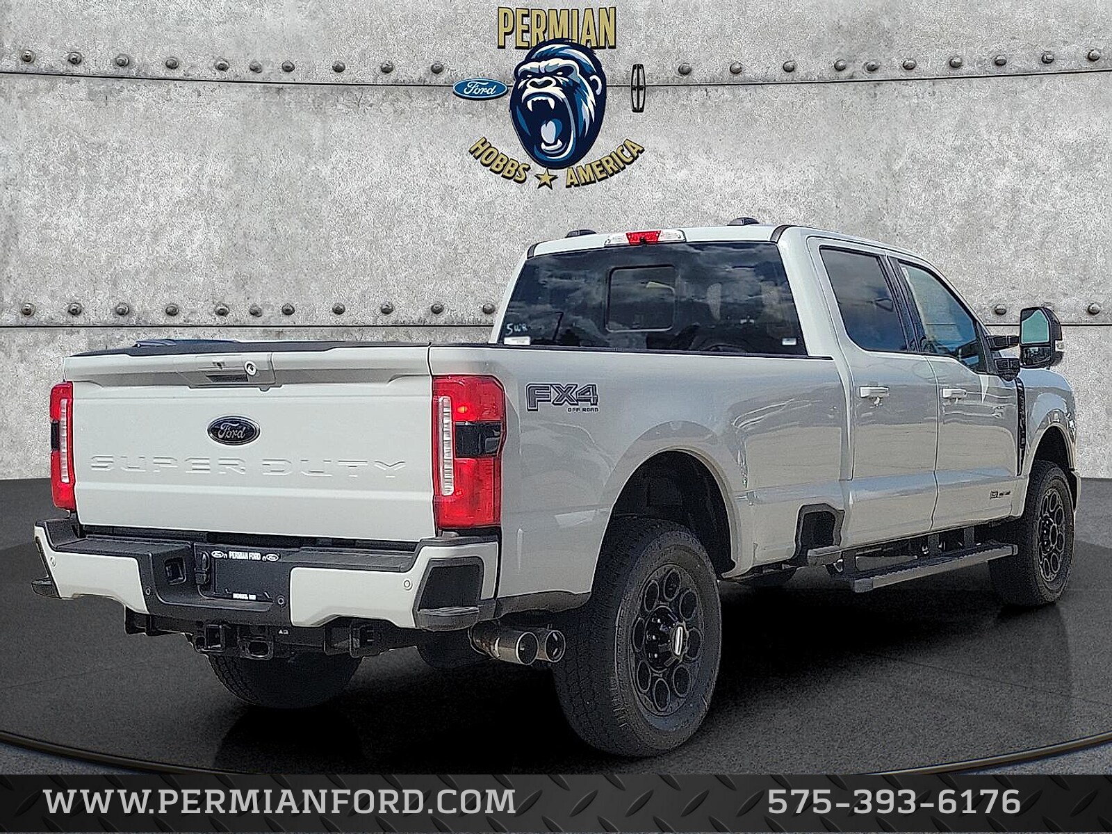 2025 Ford F-350 Lariat photo 3