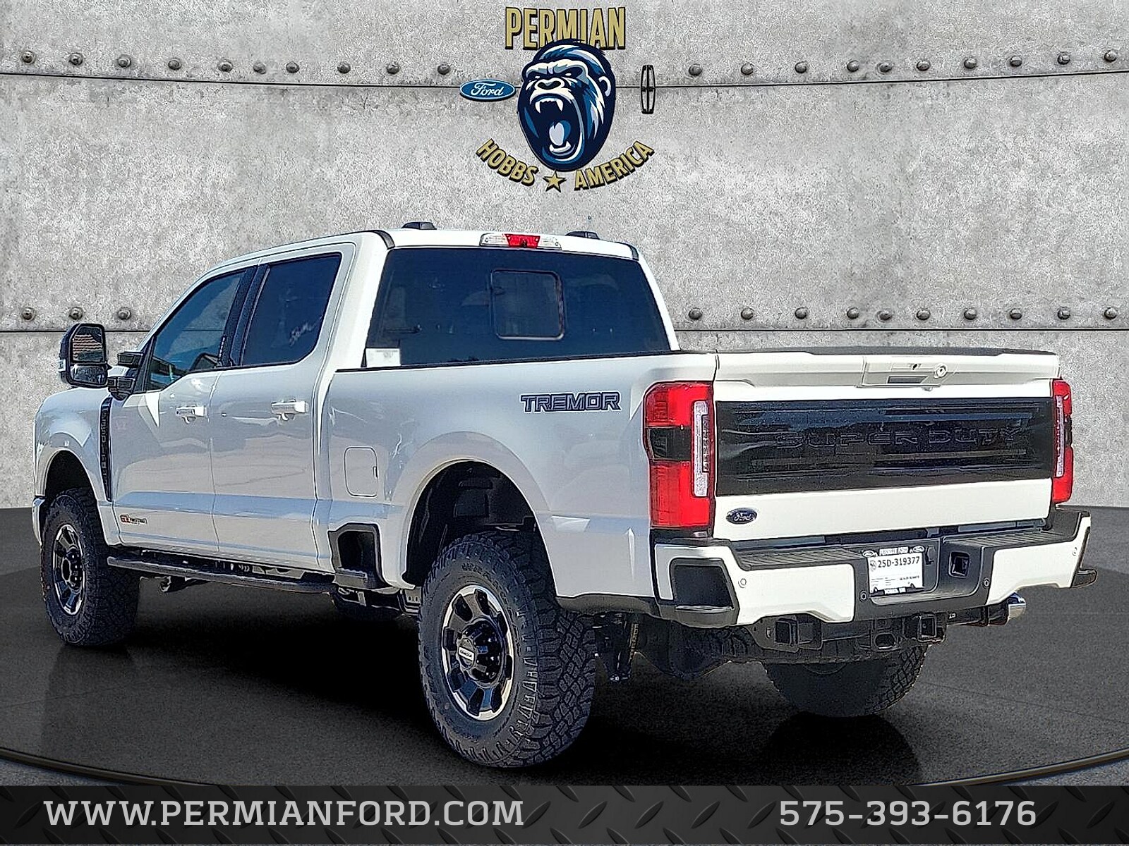 2026 Ford F-350 Platinum photo 3