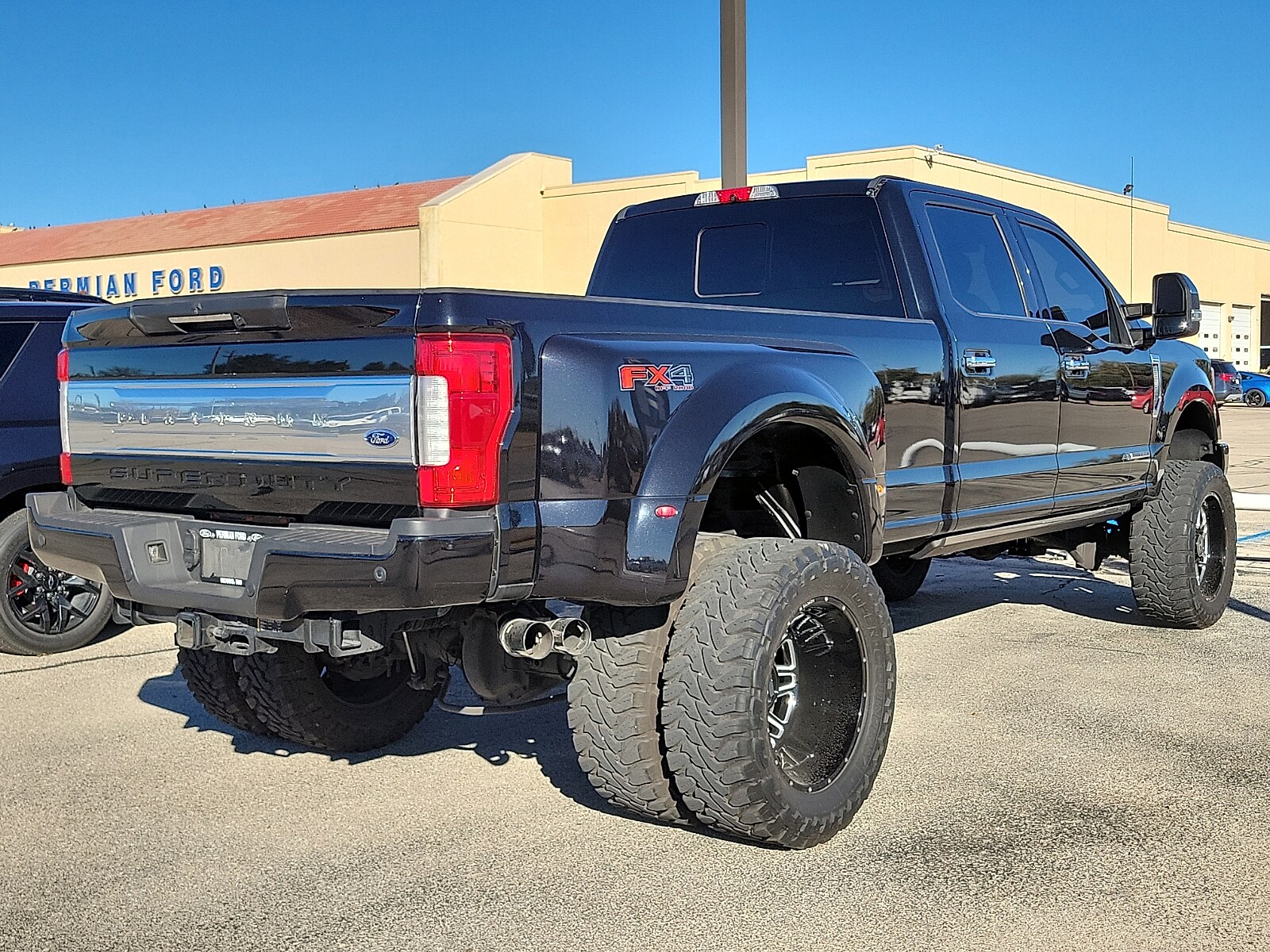 2019 Ford F-350 photo 2