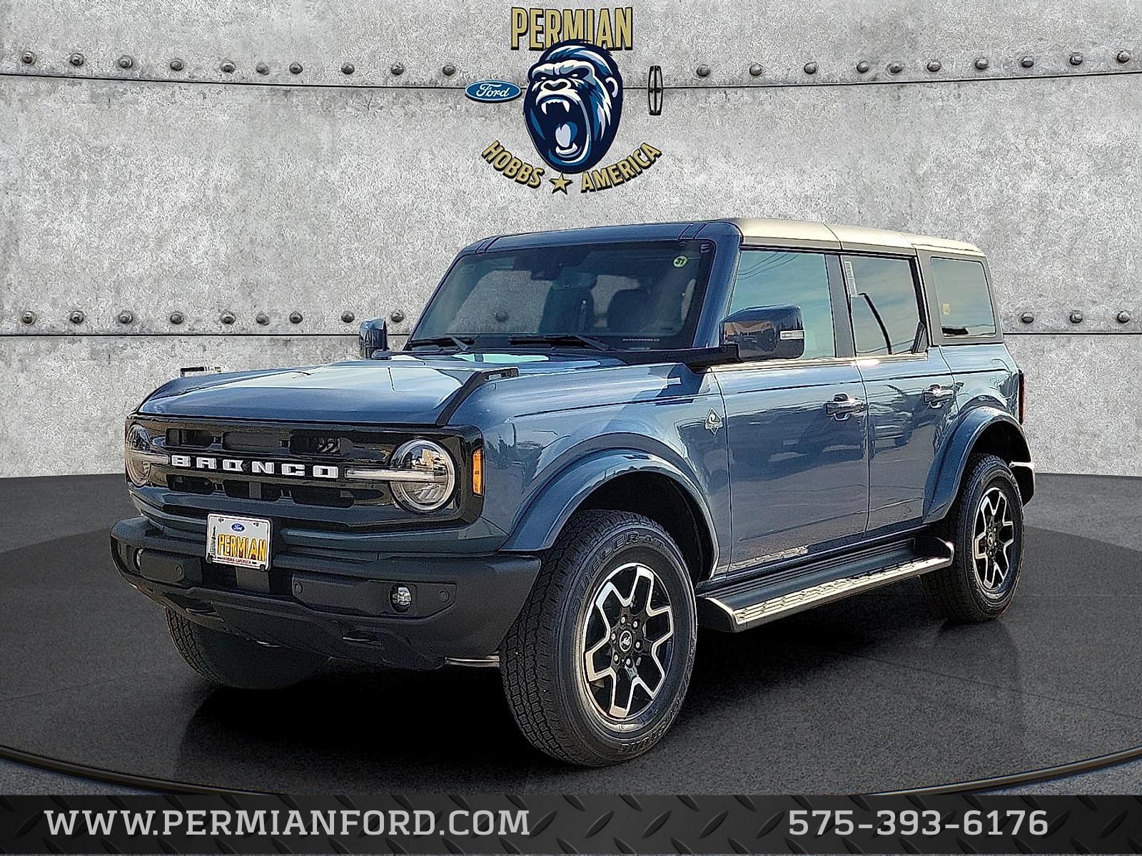 2025 Ford Bronco 4-Door Outer Banks's photo