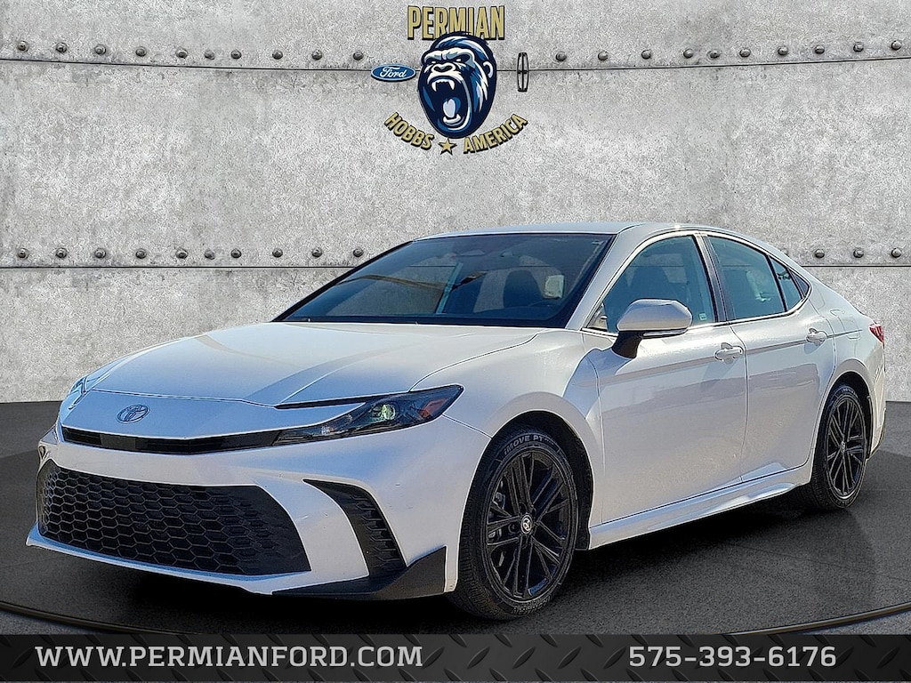 Used 2025 Toyota Camry SE Sedan