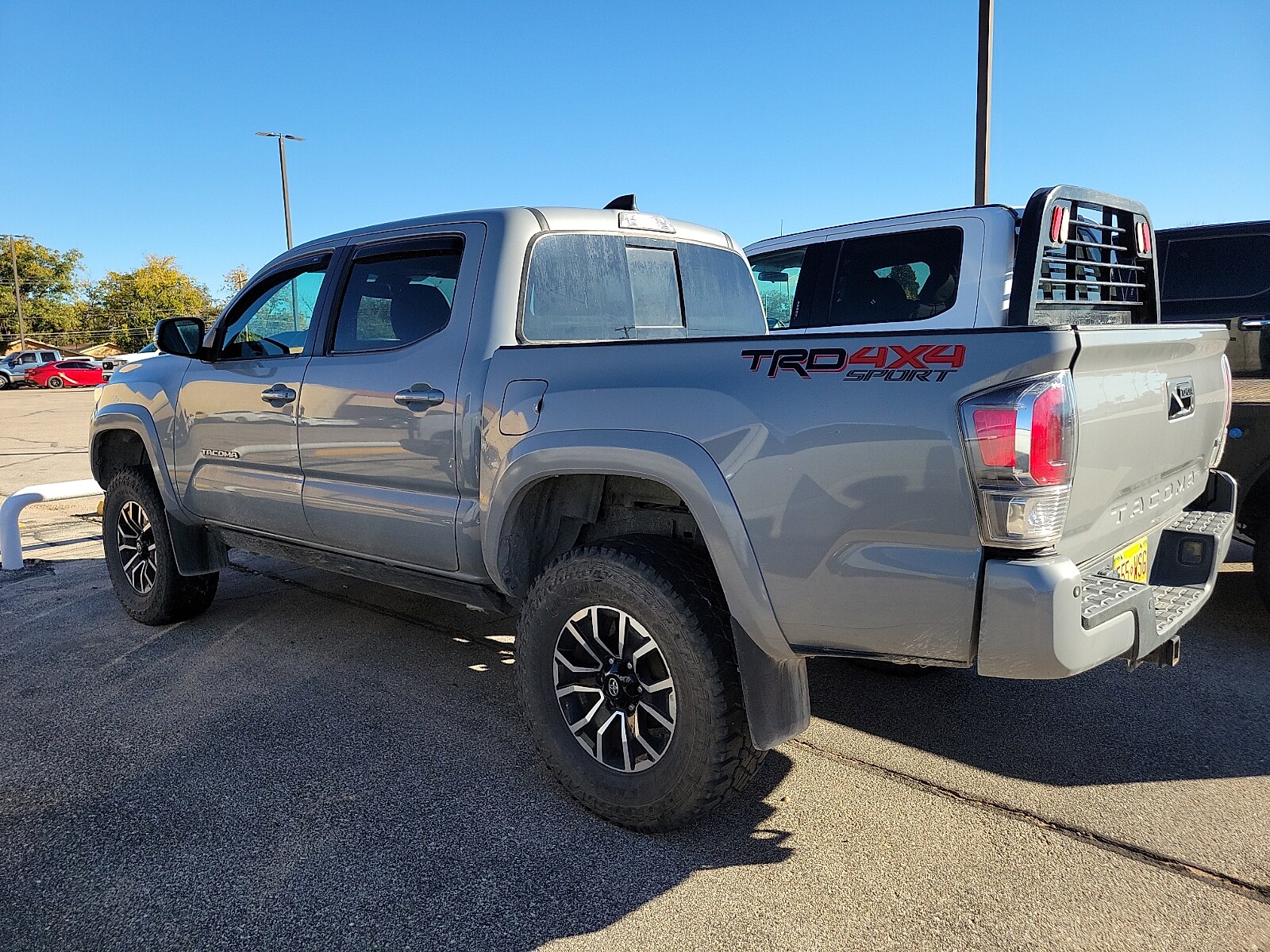 2021 Toyota Tacoma TRD Sport photo 2