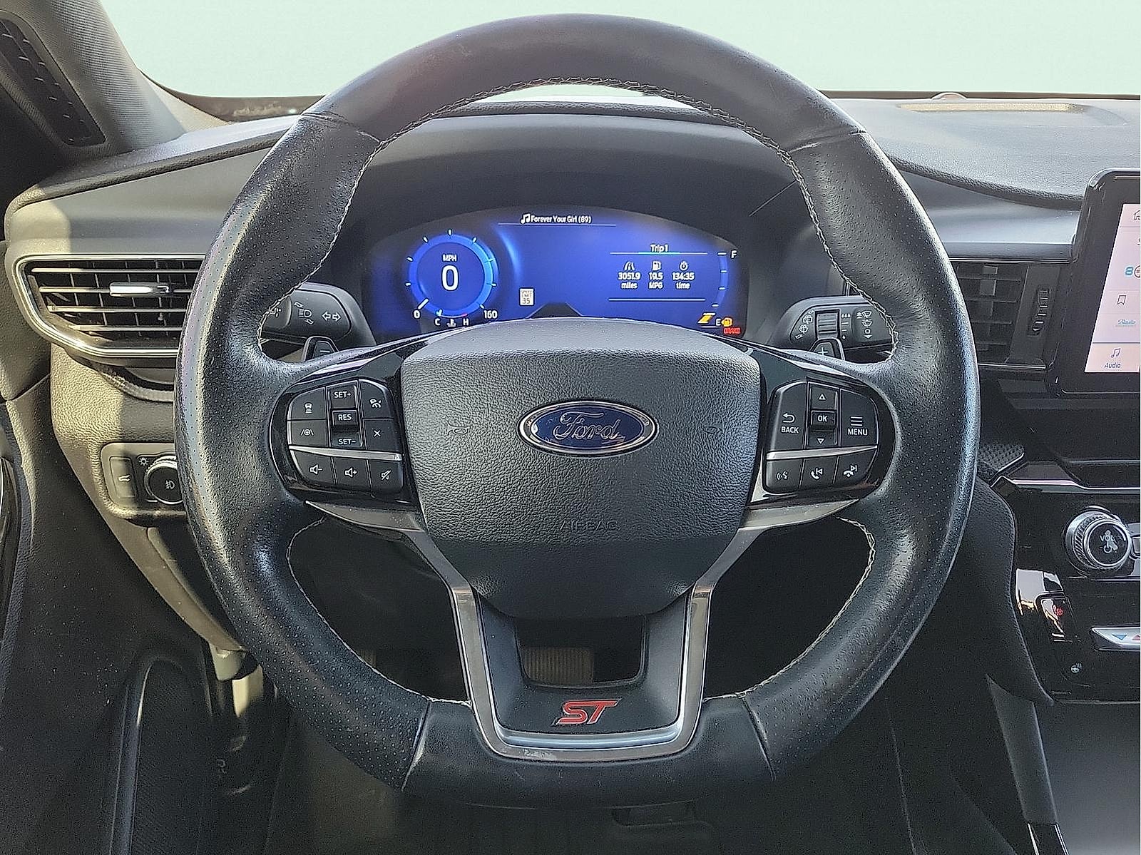 2022 Ford Explorer ST - Photo 19