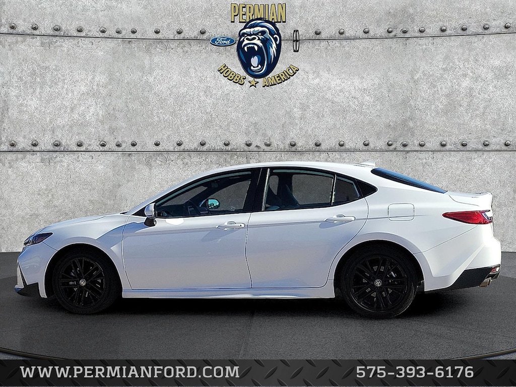 Used 2025 Toyota Camry SE Sedan