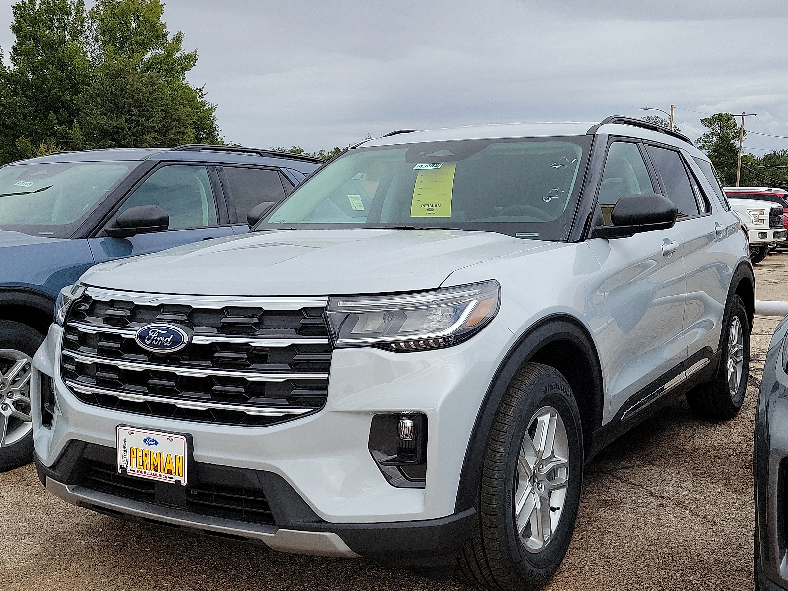2025 Ford Explorer Active's photo