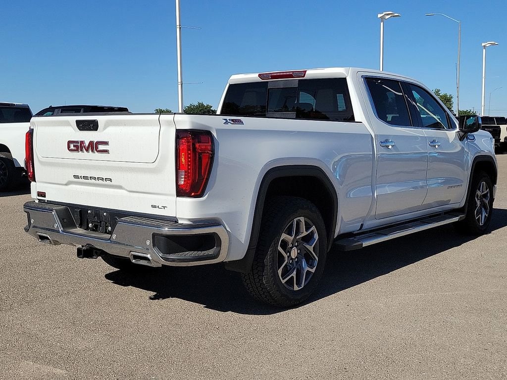 2026 GMC Sierra 1500 SLT - Photo 11