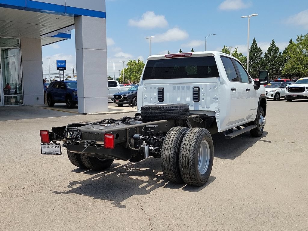 2026 GMC Sierra 3500 Chassis Cab Pro - Photo 12