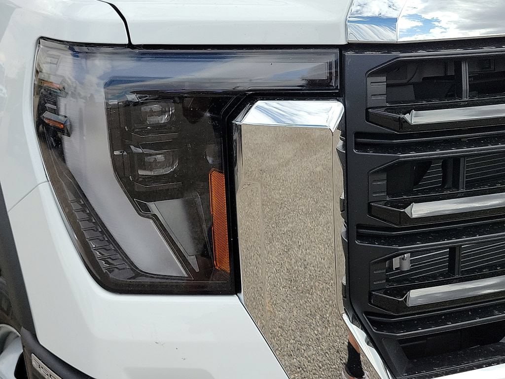 2026 GMC Sierra 3500 Chassis Cab Pro - Photo 9
