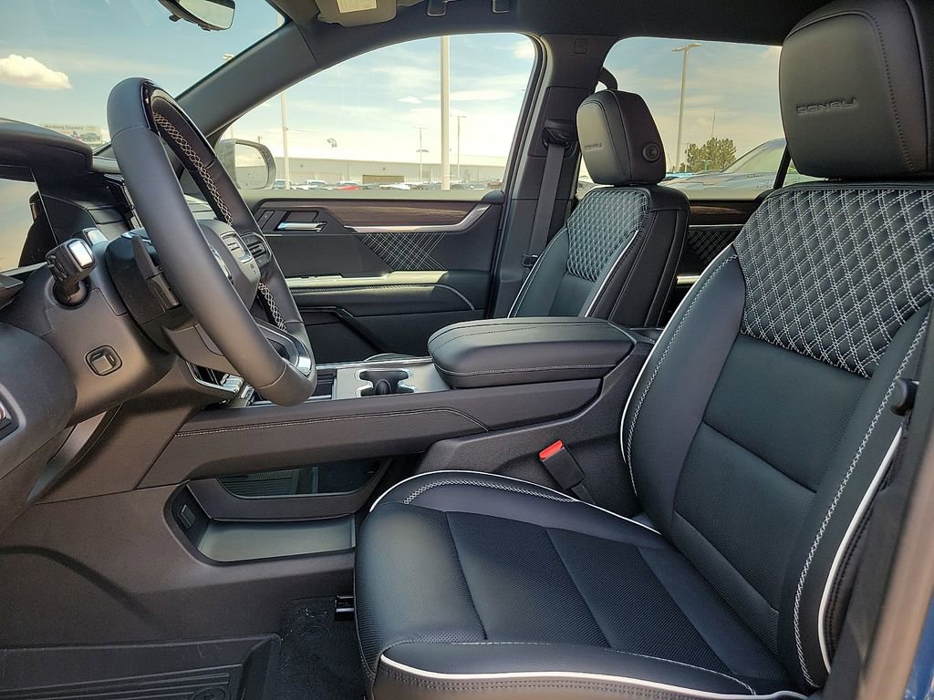 2026 GMC Acadia Denali - Photo 19
