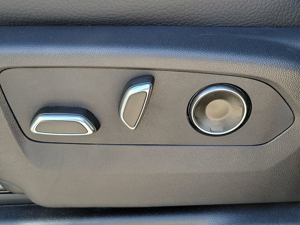 2026 GMC Yukon Denali - Photo 20