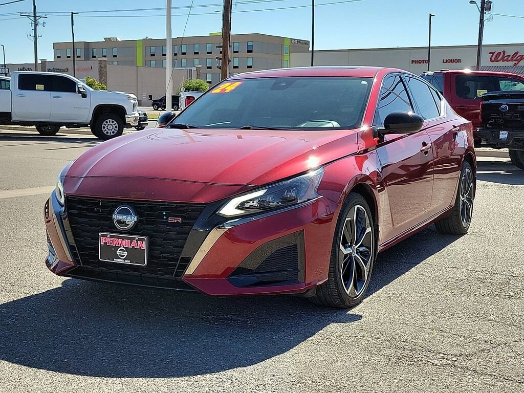 Used 2024 Nissan Altima 2.5 SR