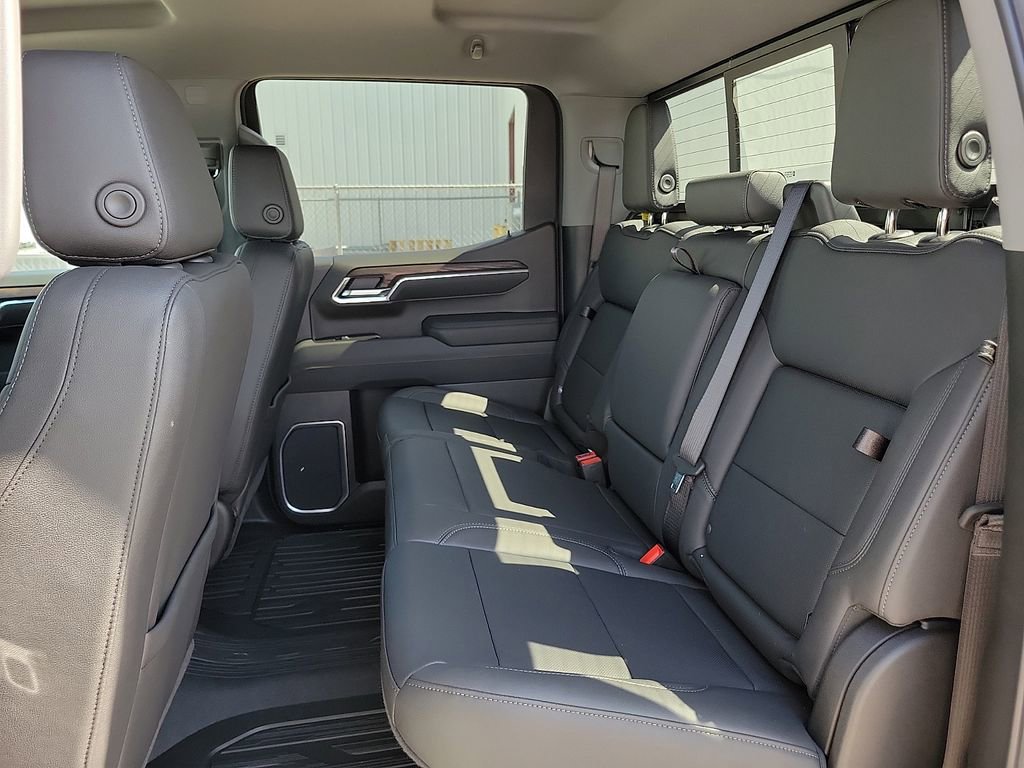 2026 GMC Sierra 1500 SLT - Photo 16