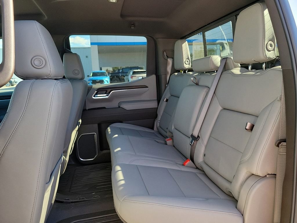 2026 GMC Sierra 1500 SLT - Photo 16