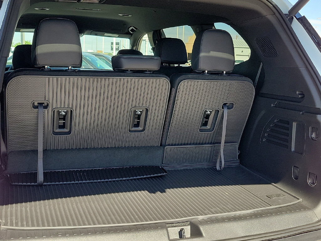 2026 GMC Acadia AT4 - Photo 18