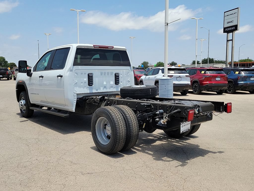 2026 GMC Sierra 3500 Chassis Cab Pro - Photo 8