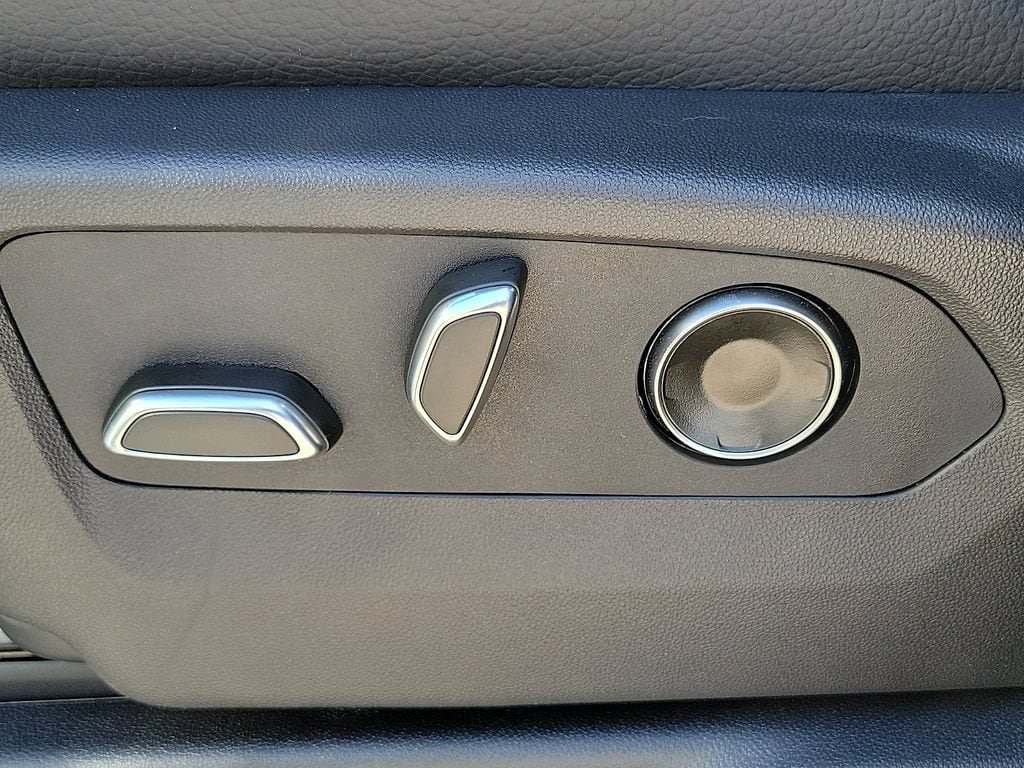 2026 GMC Yukon Denali - Photo 24