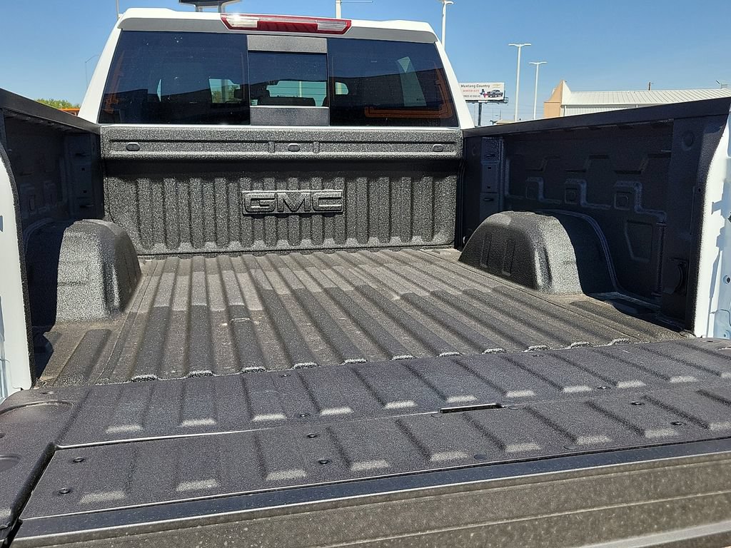 2026 GMC Sierra 1500 SLT - Photo 18