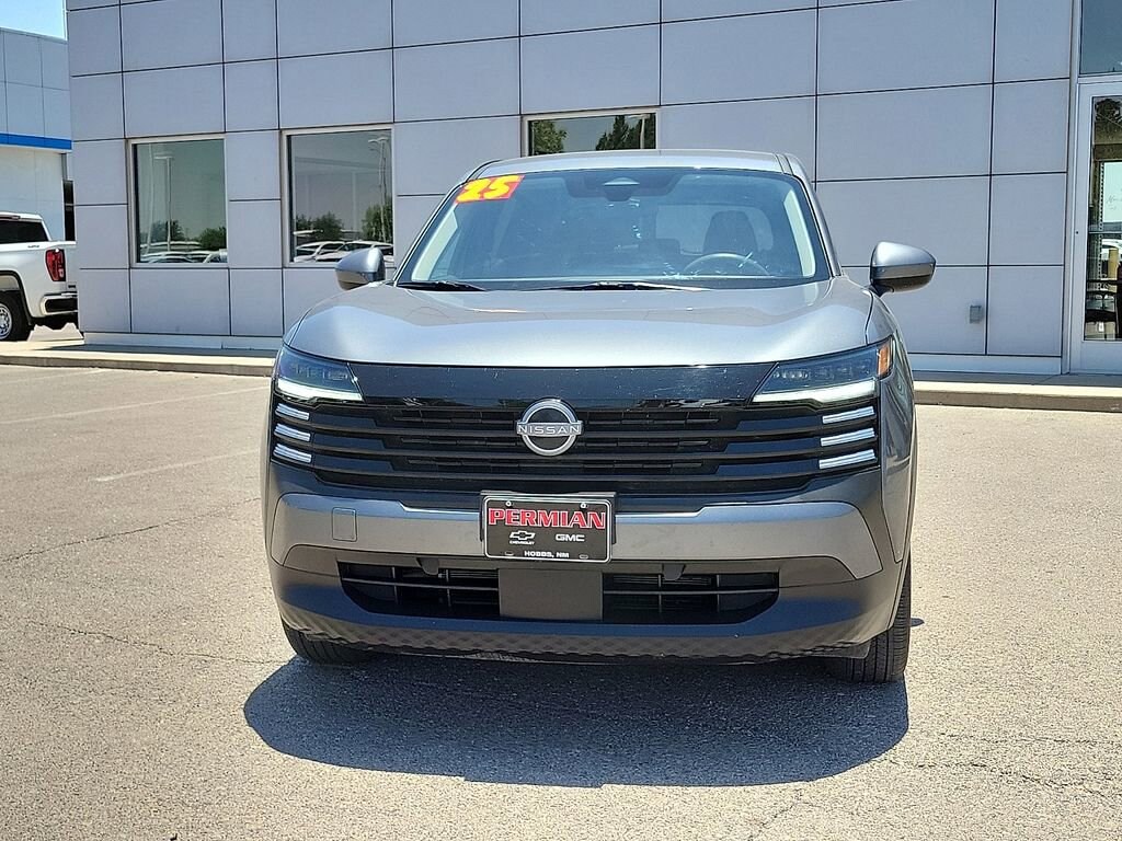 Used 2025 Nissan Kicks SV