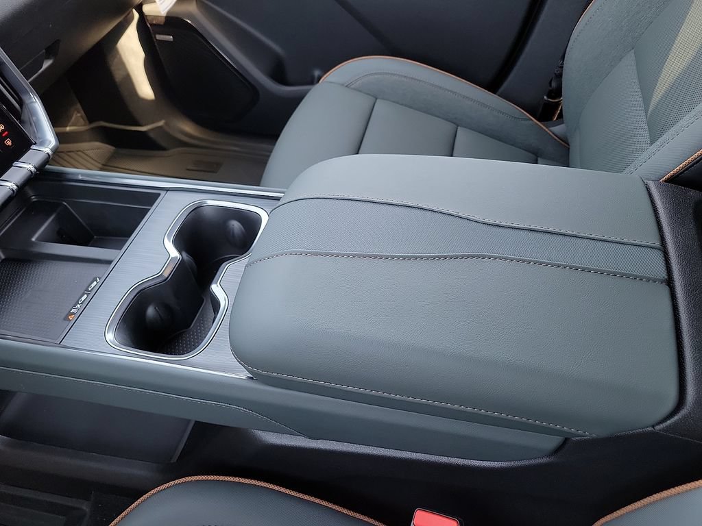 2026 GMC Acadia AT4 - Photo 29