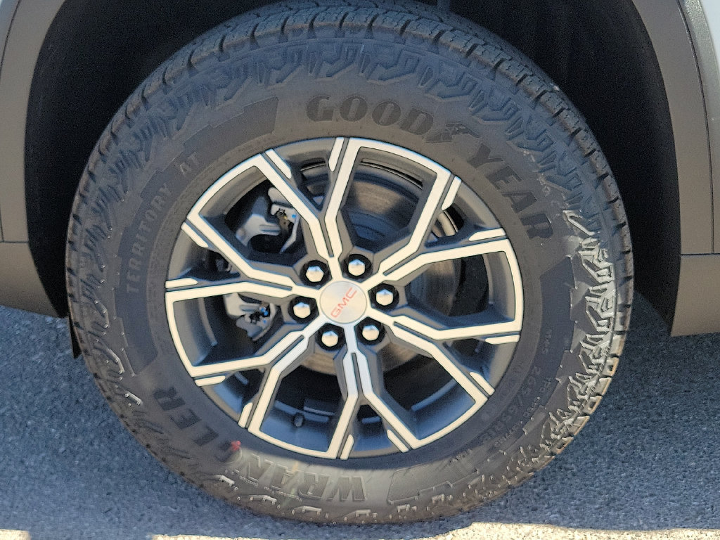 2026 GMC Acadia AT4 - Photo 17