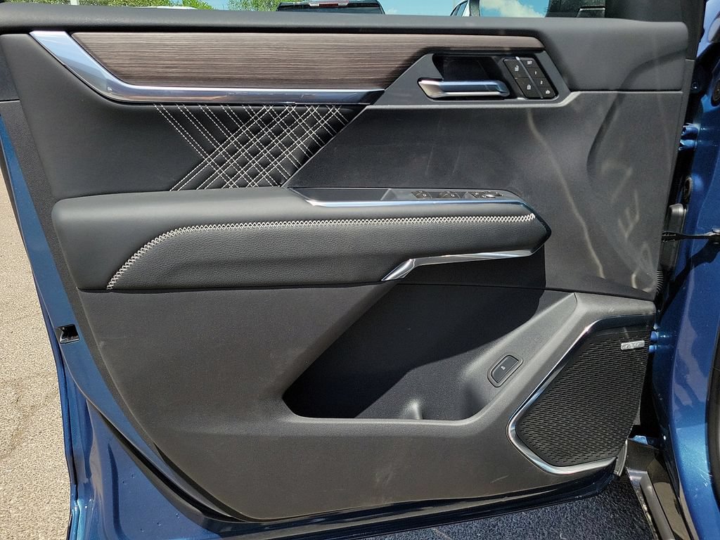 2026 GMC Acadia Denali - Photo 22