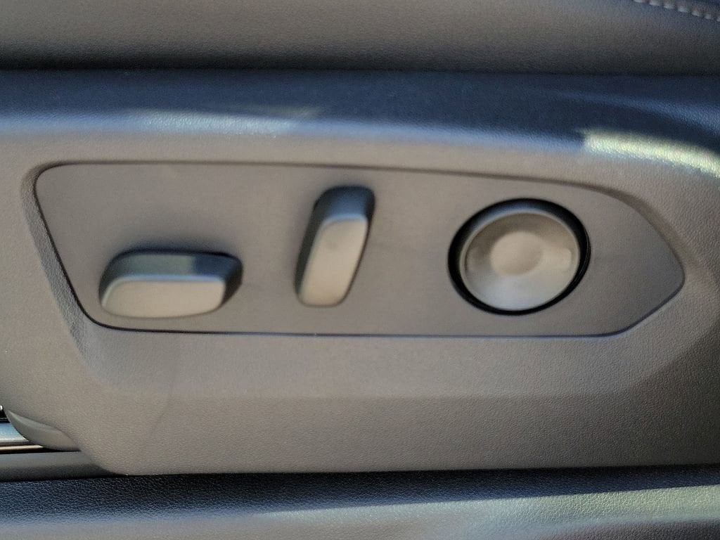 2026 GMC Sierra 1500 SLT - Photo 20