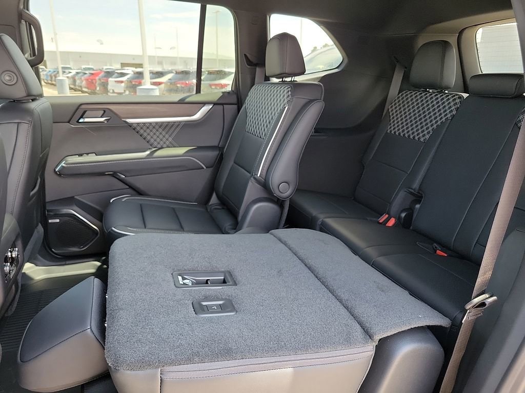 2026 GMC Acadia Denali - Photo 16