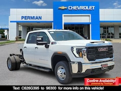 2026 GMC Sierra 3500 HD Chassis Cab Pro Truck