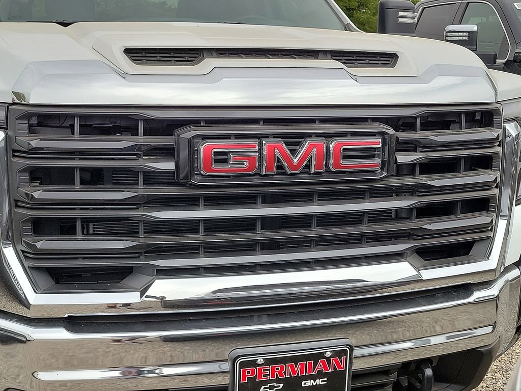 2026 GMC Sierra 3500HD Pro - Photo 6