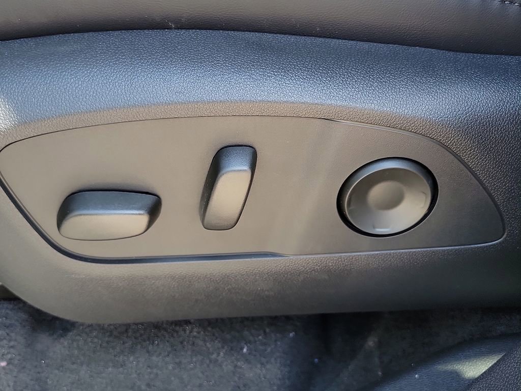2026 GMC Acadia Denali - Photo 20