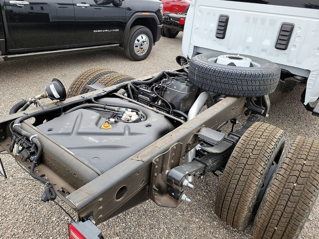 2026 GMC Sierra 3500 Chassis Cab Pro - Photo 12