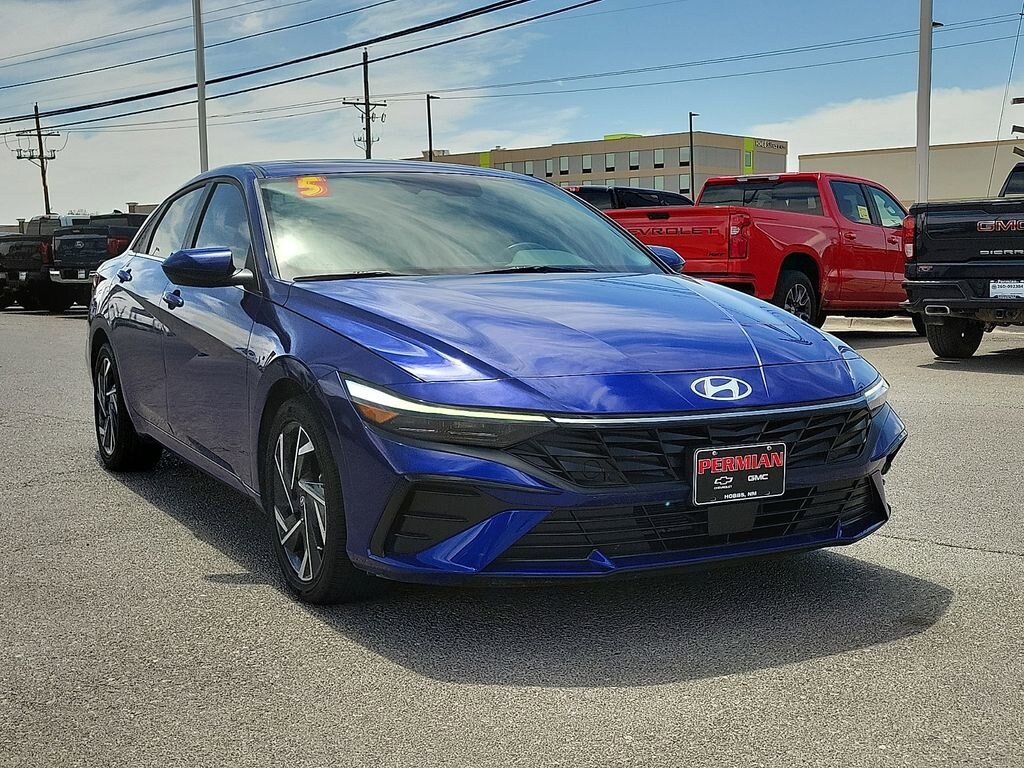 Used 2025 Hyundai Elantra SEL Convenience