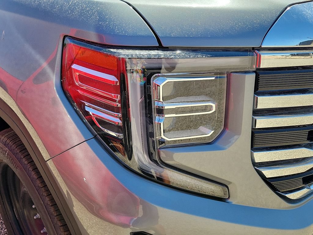 2026 GMC Sierra 1500 SLT - Photo 7
