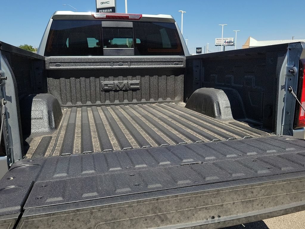 2026 GMC Sierra 1500 SLT - Photo 18