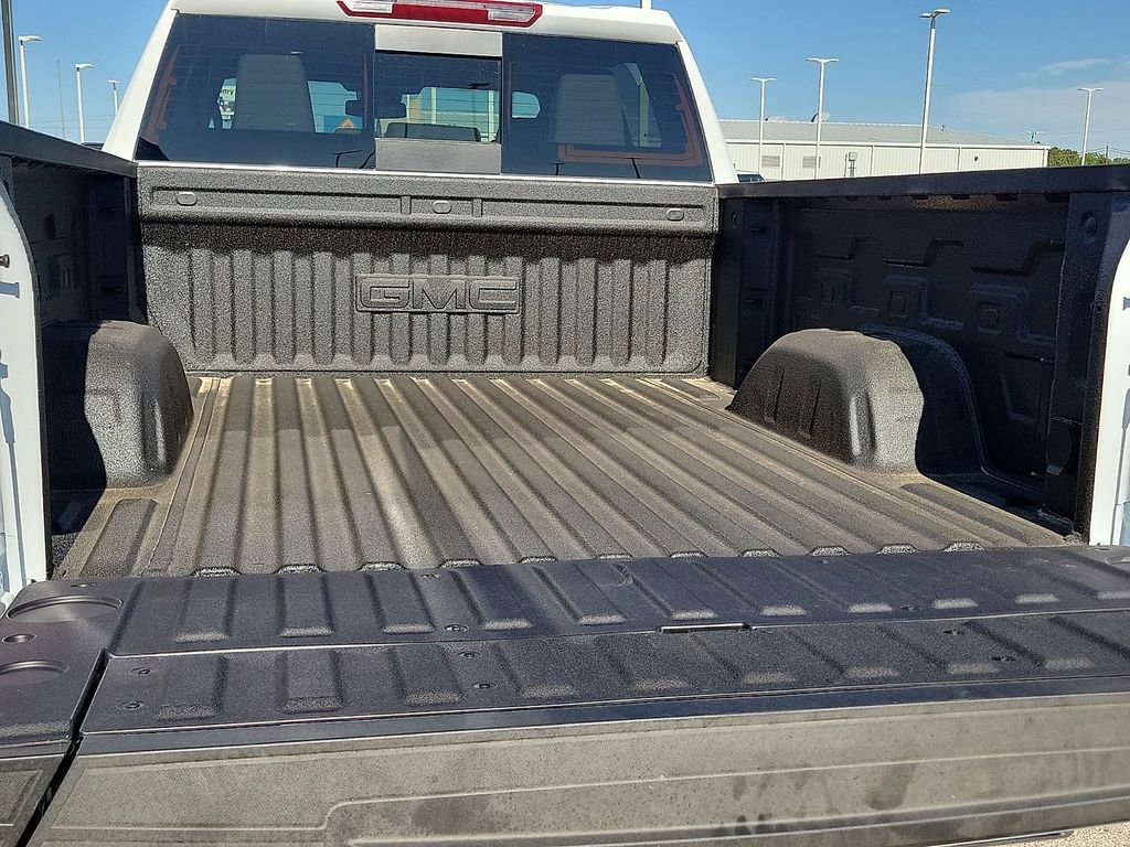 2026 GMC Sierra 1500 SLT - Photo 15