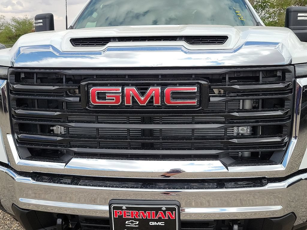 2026 GMC Sierra 3500 Chassis Cab Pro - Photo 11