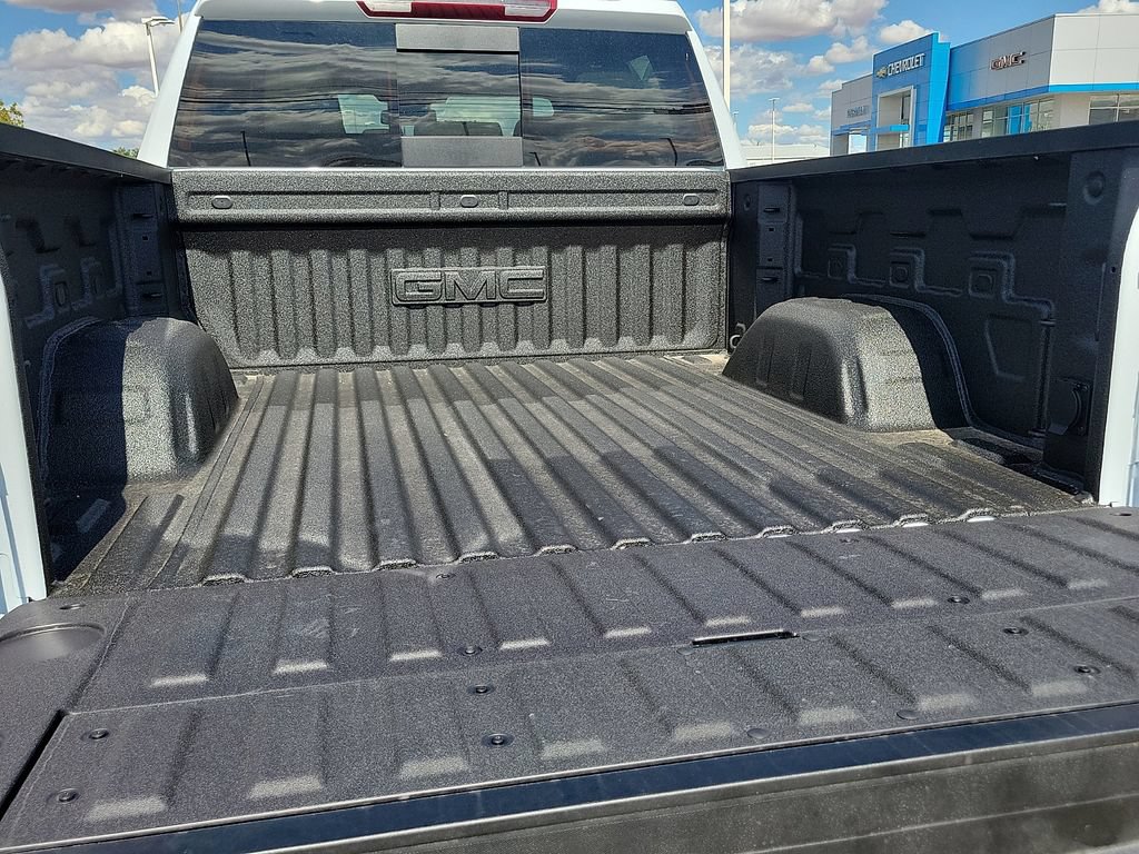 2026 GMC Sierra 1500 SLT - Photo 18