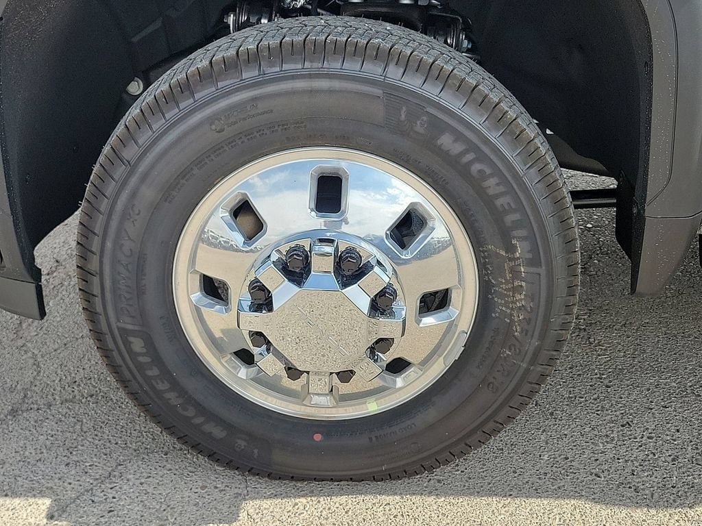 2026 GMC Sierra 3500HD Denali - Photo 17
