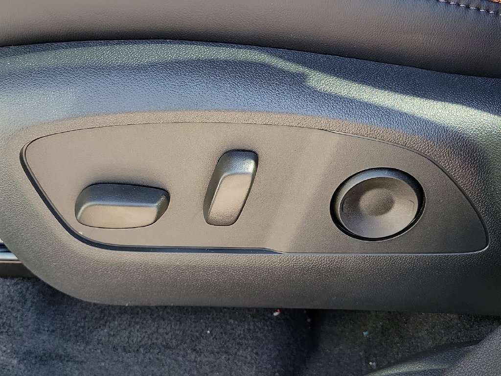 2026 GMC Acadia AT4 - Photo 24