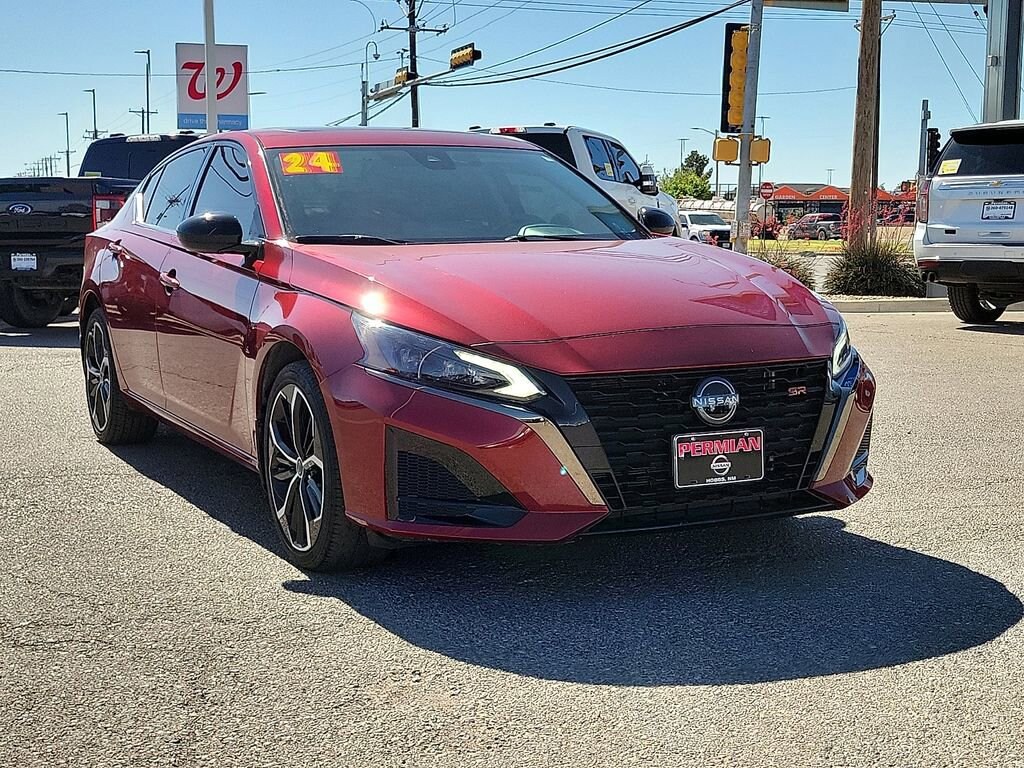 Used 2024 Nissan Altima 2.5 SR