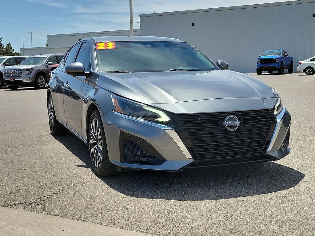 Used 2023 Nissan Altima 2.5 SV