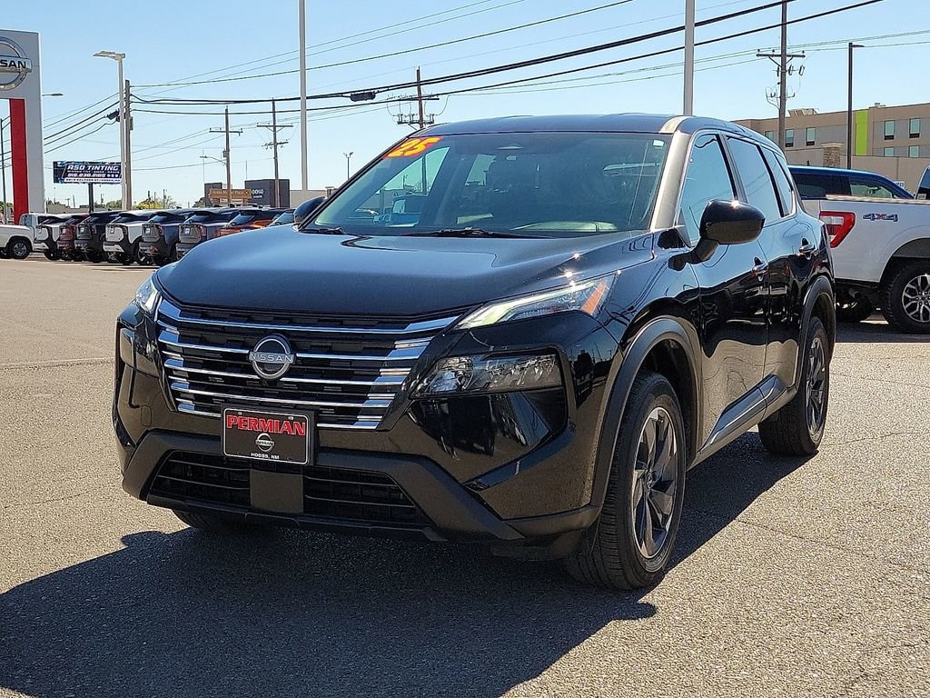 Used 2025 Nissan Rogue SV