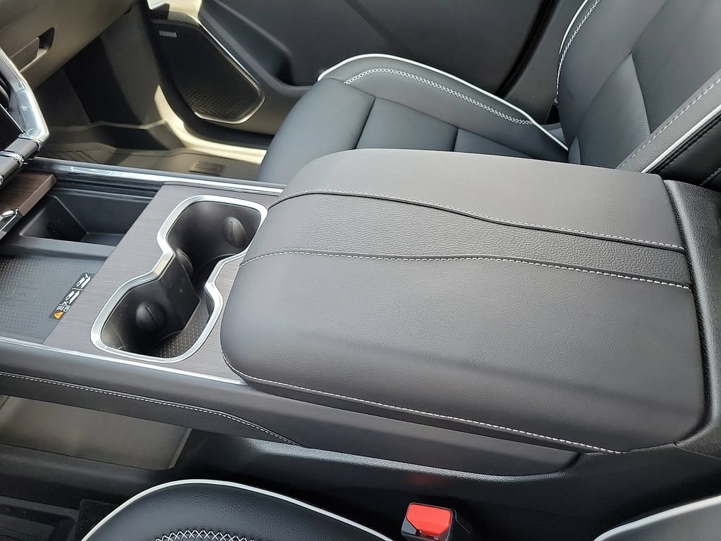 2026 GMC Acadia Denali - Photo 29